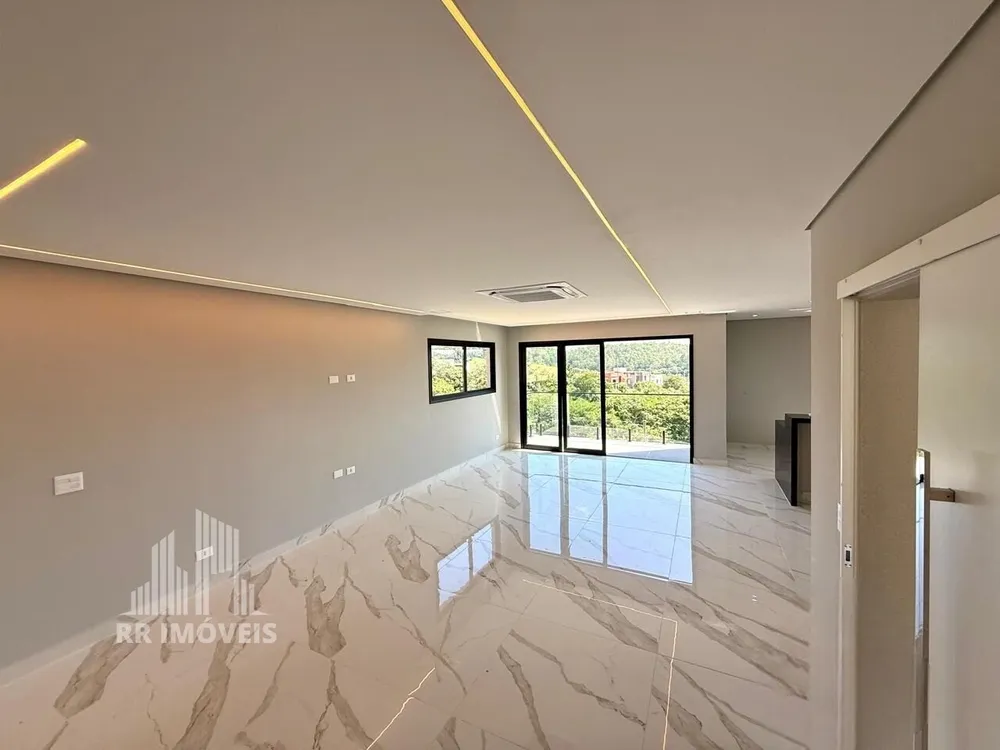 Casa, 3 quartos, 355 m² - Foto 1