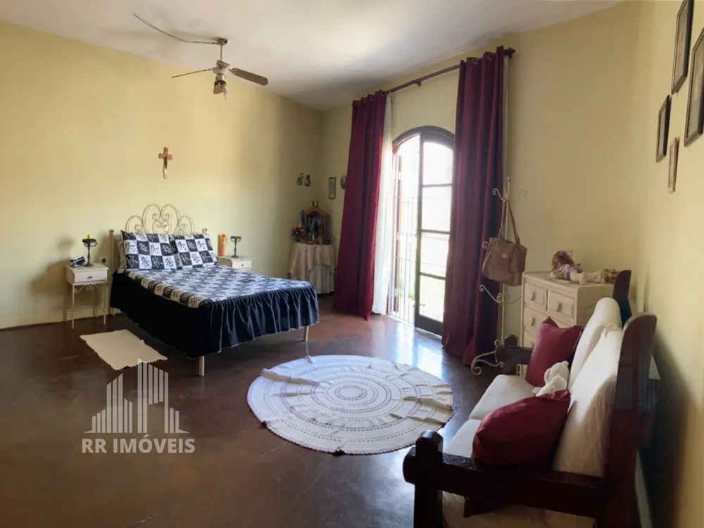 Casa, 3 quartos, 212 m² - Foto 1