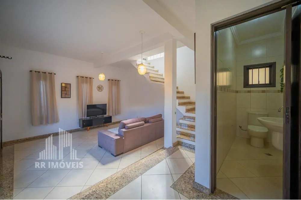 Casa, 3 quartos, 184 m² - Foto 1