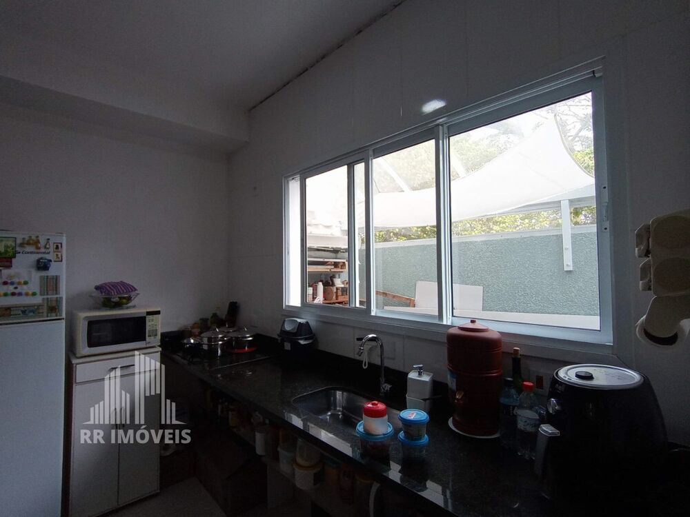 Casa à venda com 3 quartos, 90m² - Foto 1
