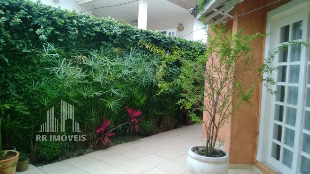 Casa, 3 quartos, 241 m² - Foto 2