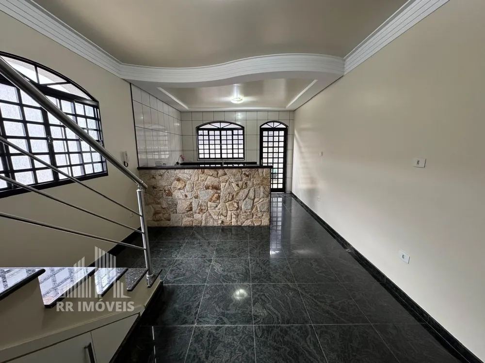 Casa, 3 quartos, 229 m² - Foto 2