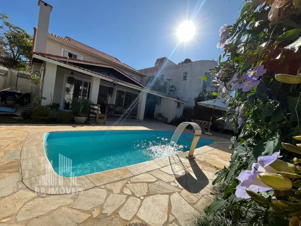 Casa, 4 quartos, 253 m² - Foto 1