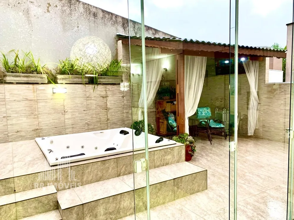Casa, 3 quartos, 212 m² - Foto 1