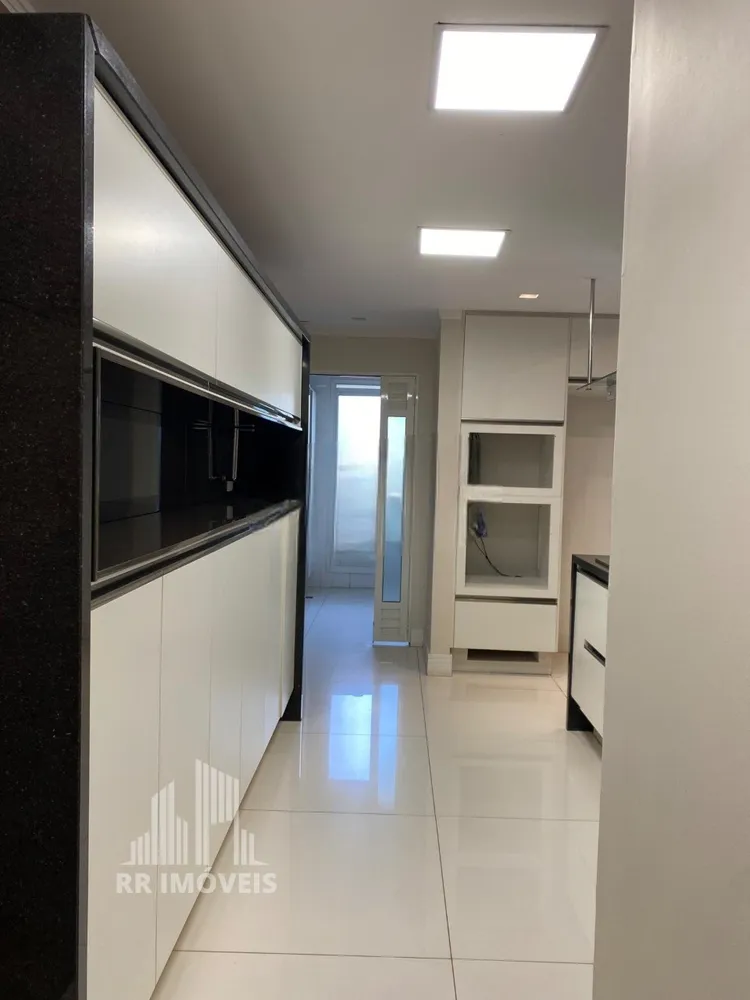 Apartamento, 3 quartos, 208 m² - Foto 1