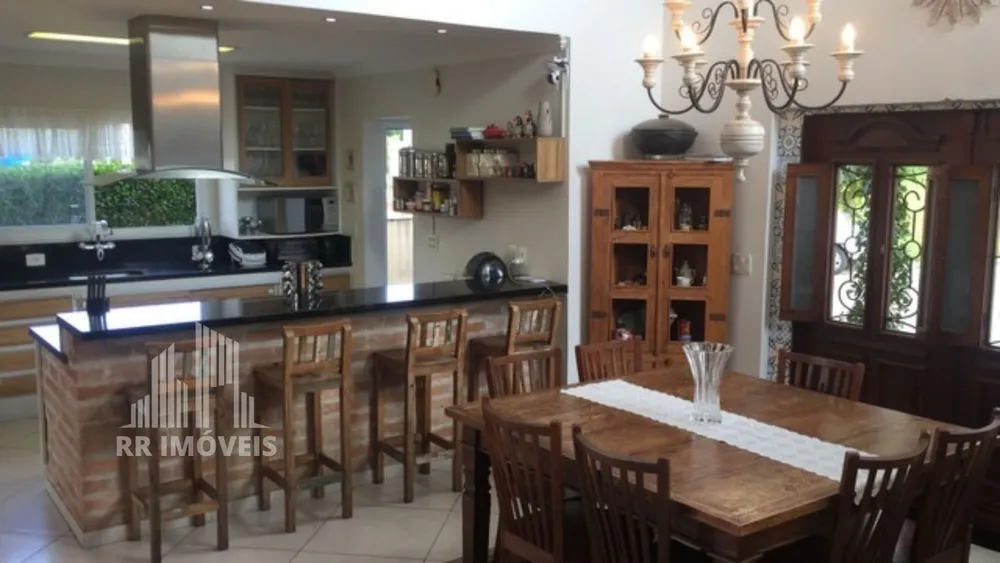 Casa, 3 quartos, 217 m² - Foto 1