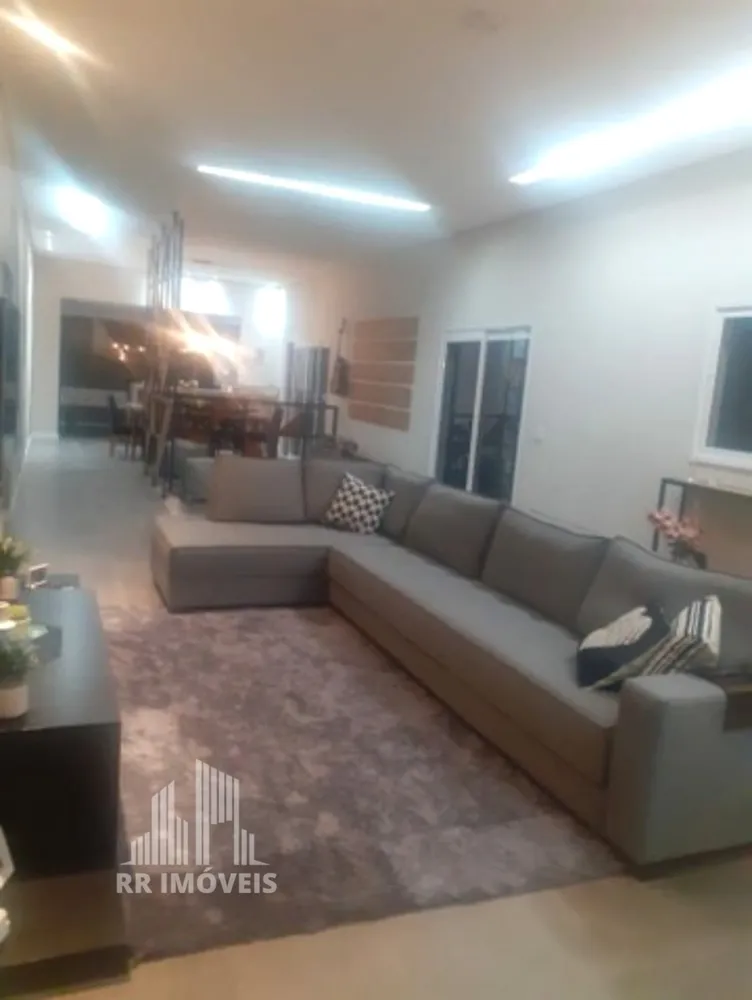 Casa, 3 quartos, 270 m² - Foto 1