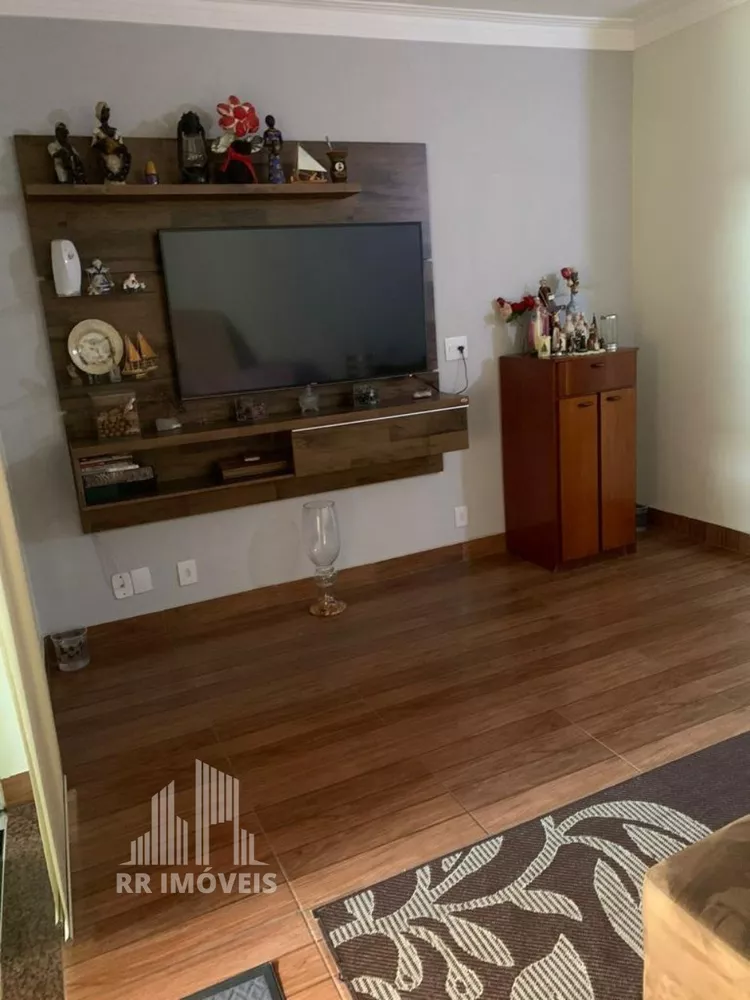 Casa à venda com 2 quartos, 122m² - Foto 1