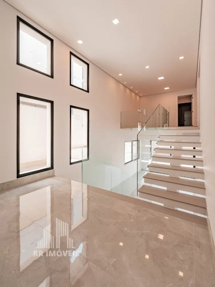 Casa, 3 quartos, 310 m² - Foto 1