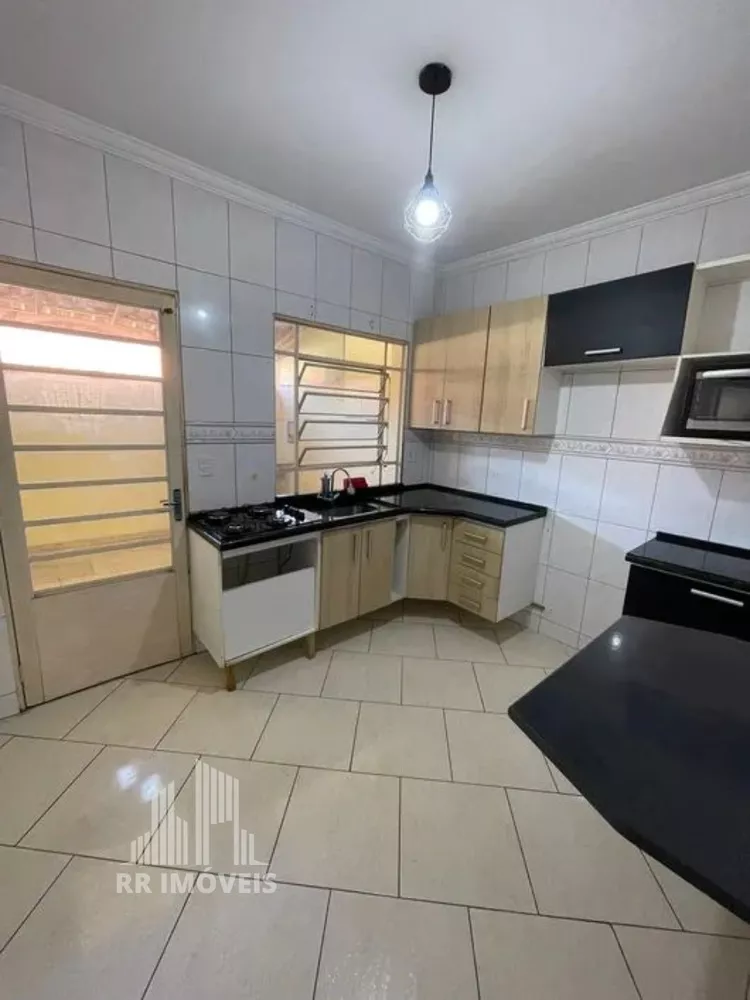 Casa à venda com 2 quartos, 66m² - Foto 4