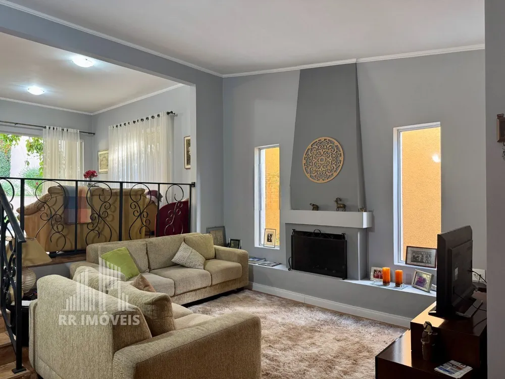 Casa, 4 quartos, 198 m² - Foto 1