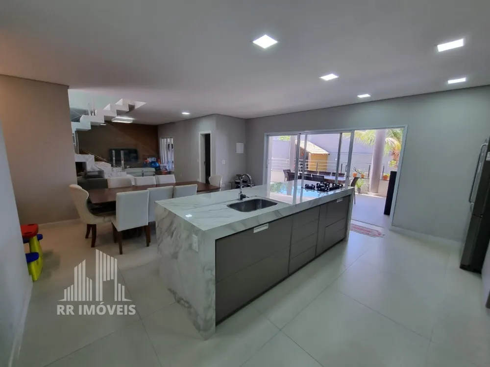 Casa, 3 quartos, 245 m² - Foto 3