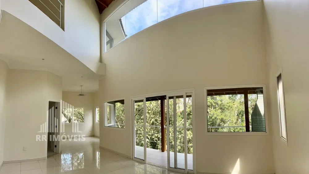 Casa, 4 quartos, 330 m² - Foto 1