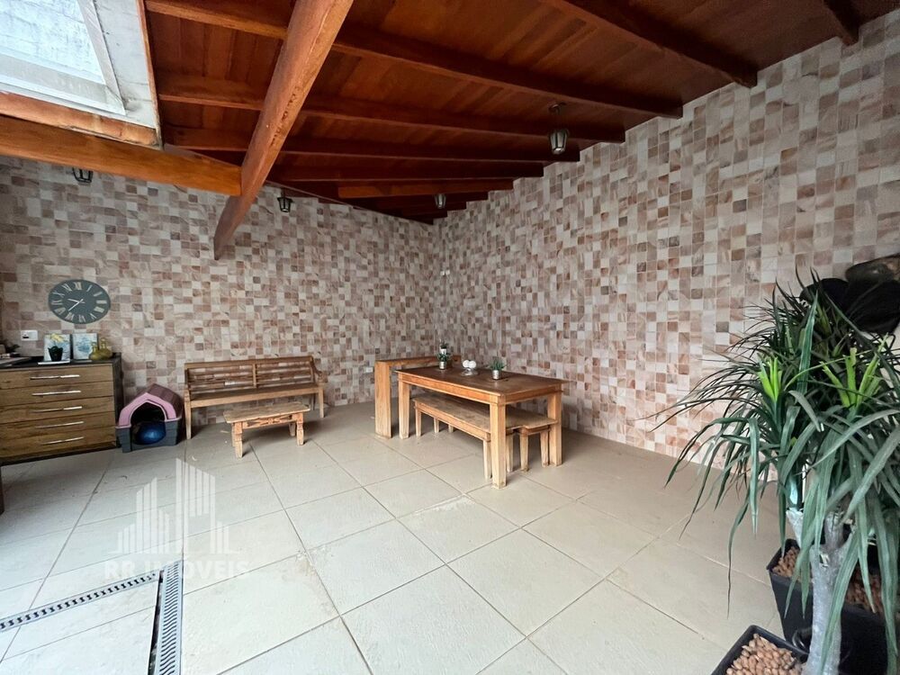 Casa, 4 quartos, 168 m² - Foto 1