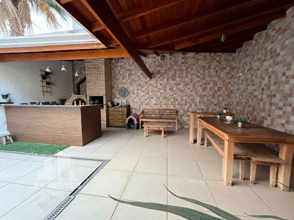 Casa, 4 quartos, 168 m² - Foto 2