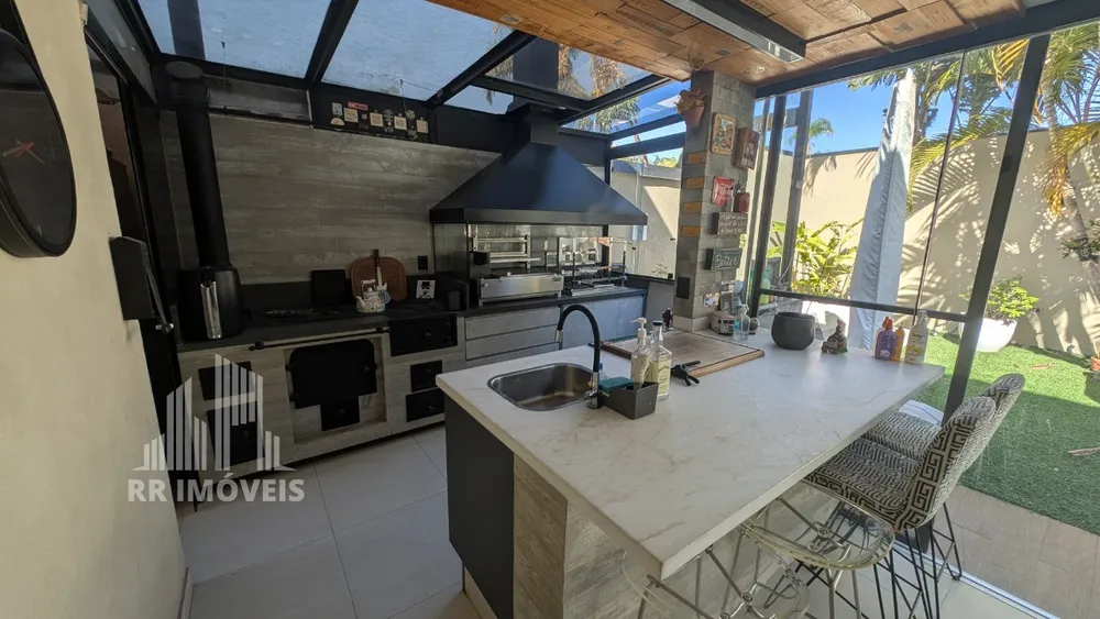 Casa, 4 quartos, 320 m² - Foto 1