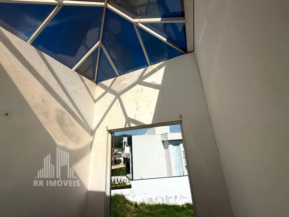 Casa, 4 quartos, 340 m² - Foto 1
