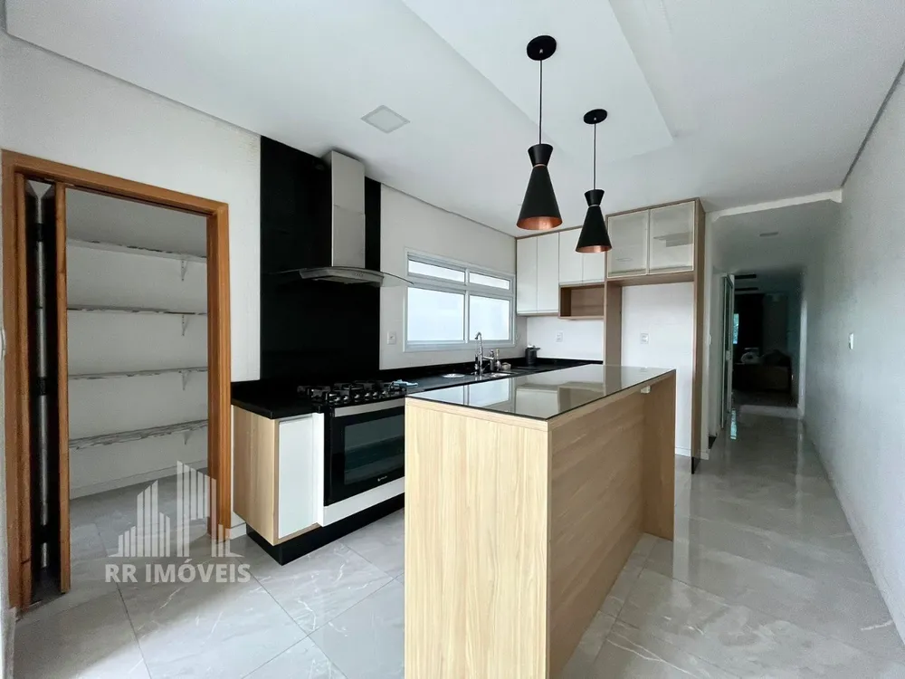 Casa, 4 quartos, 289 m² - Foto 1