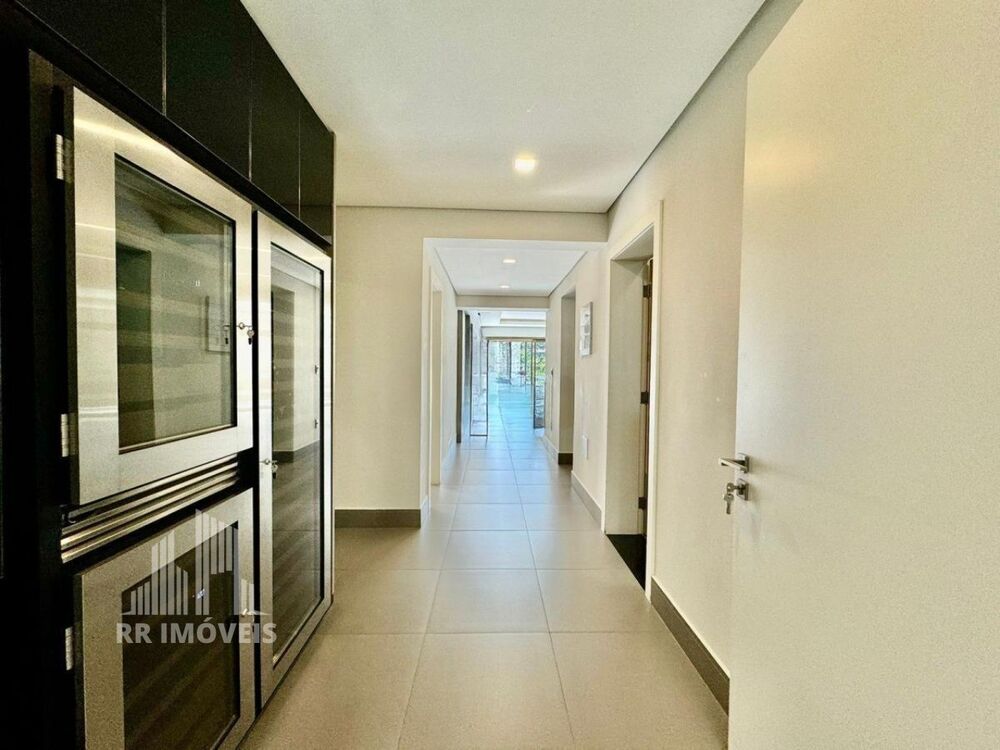 Casa, 4 quartos, 676 m² - Foto 1