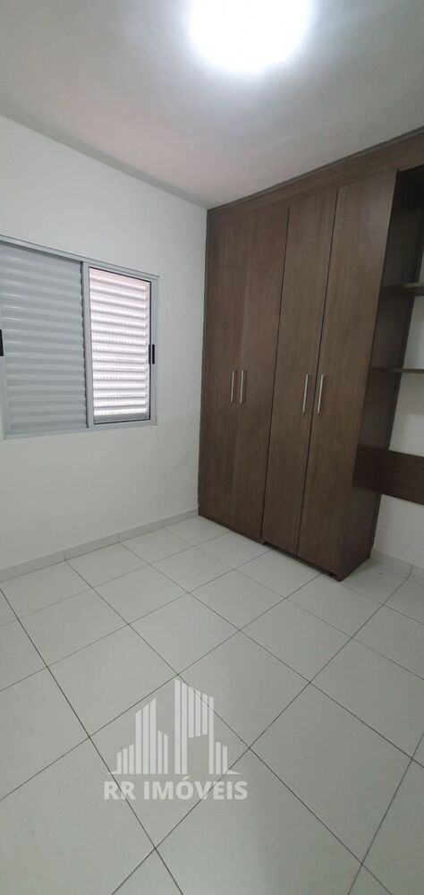 Casa à venda com 2 quartos, 80m² - Foto 1