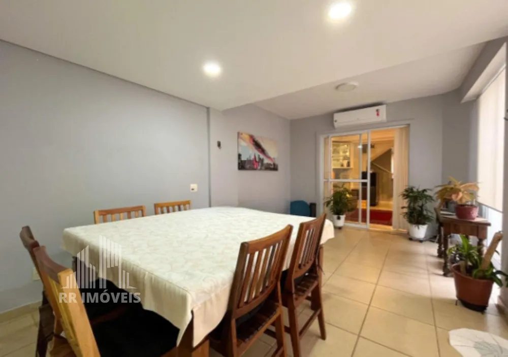 Casa, 4 quartos, 200 m² - Foto 1