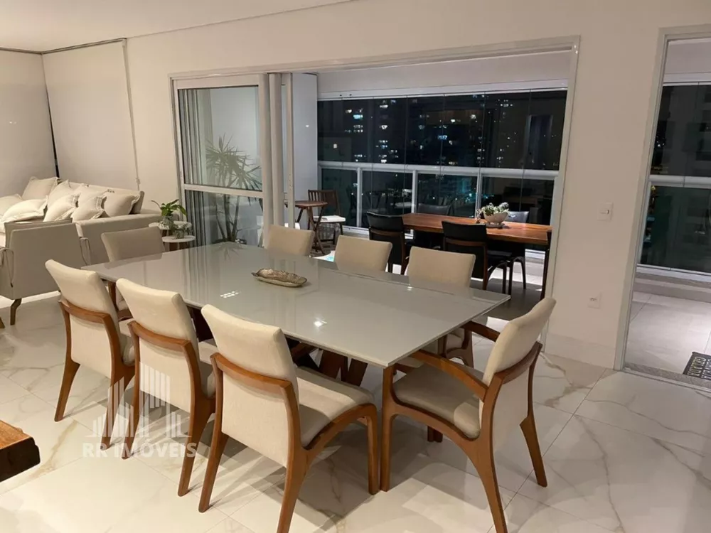 Apartamento à venda com 3 quartos, 200m² - Foto 4