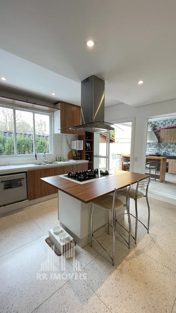 Casa, 4 quartos, 272 m² - Foto 1