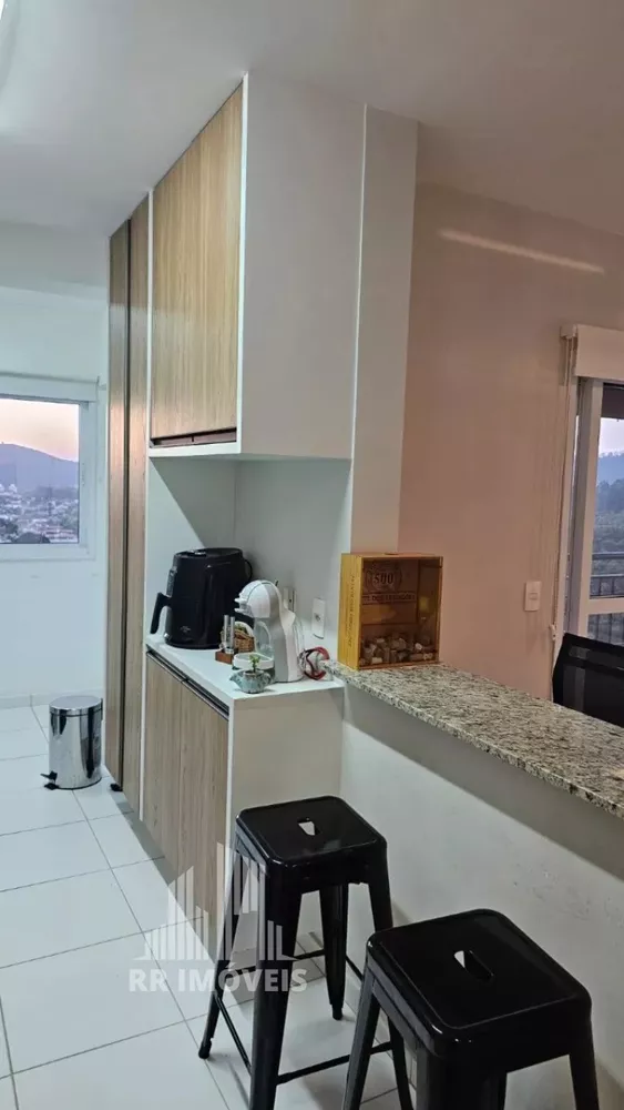 Apartamento à venda com 2 quartos, 68m² - Foto 2