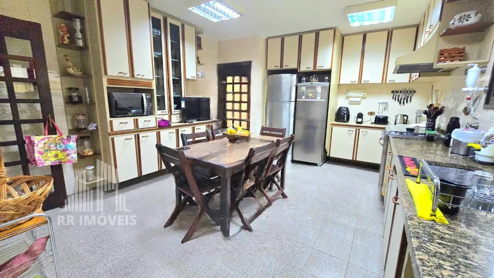 Casa, 4 quartos, 360 m² - Foto 1