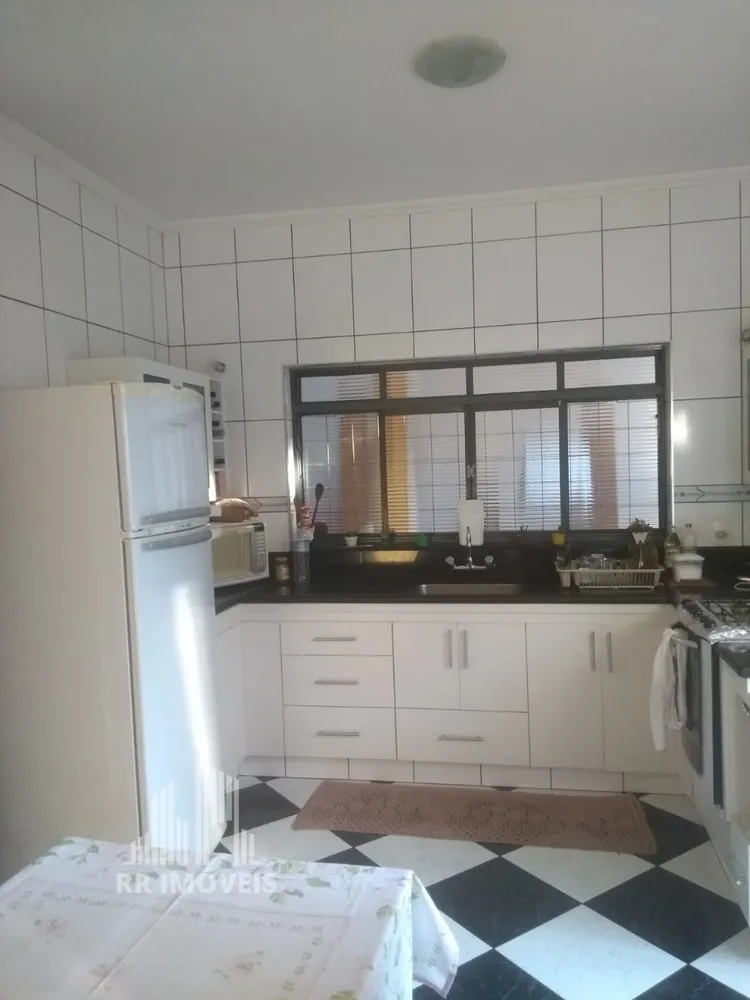 Casa, 3 quartos, 285 m² - Foto 4