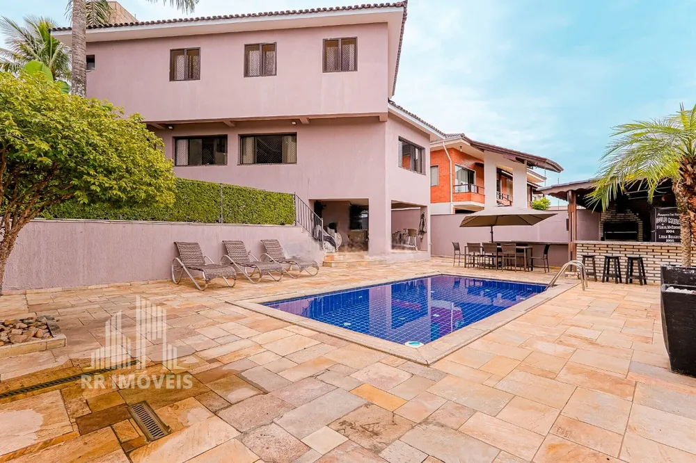 Casa, 4 quartos, 294 m² - Foto 1