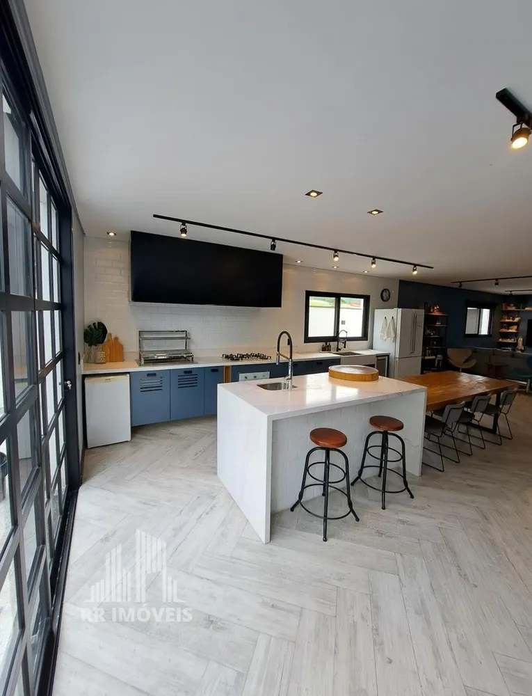 Casa, 3 quartos, 270 m² - Foto 4