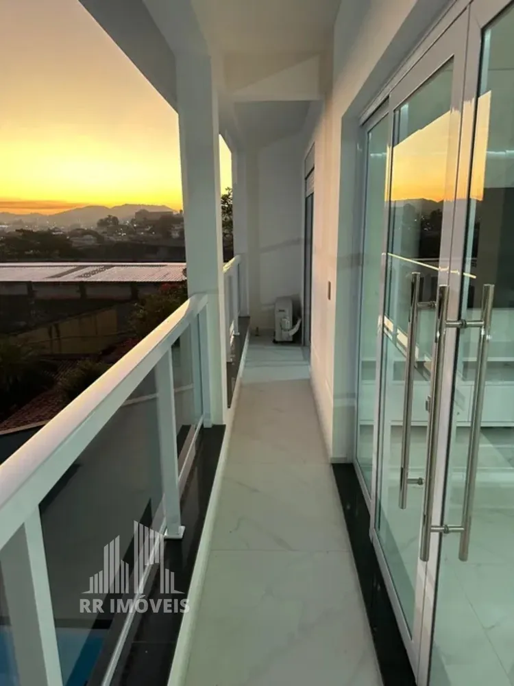 Casa, 3 quartos, 220 m² - Foto 1