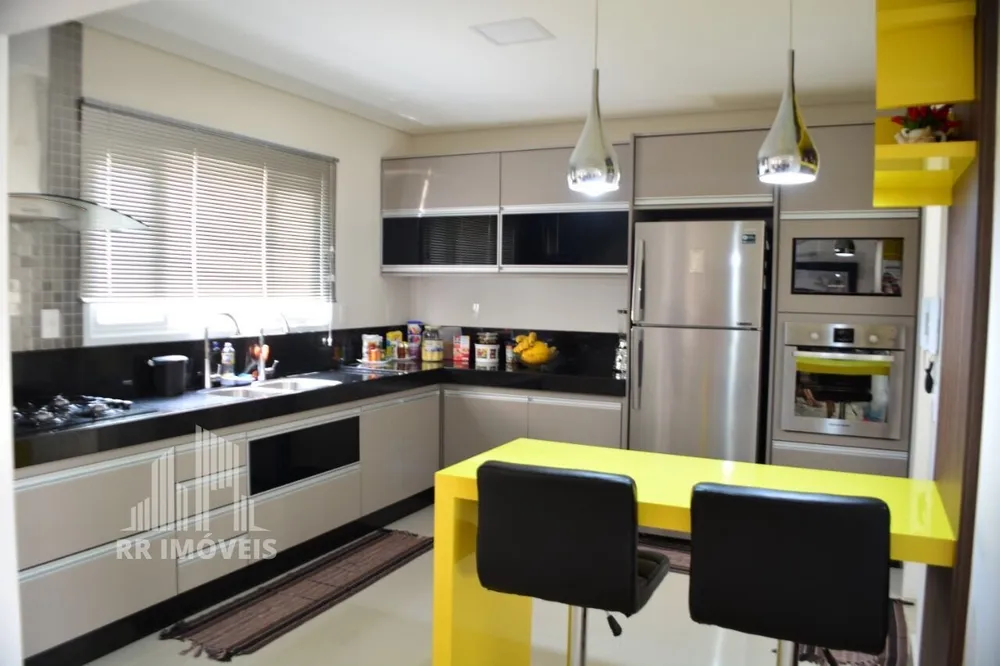 Casa, 3 quartos, 220 m² - Foto 2
