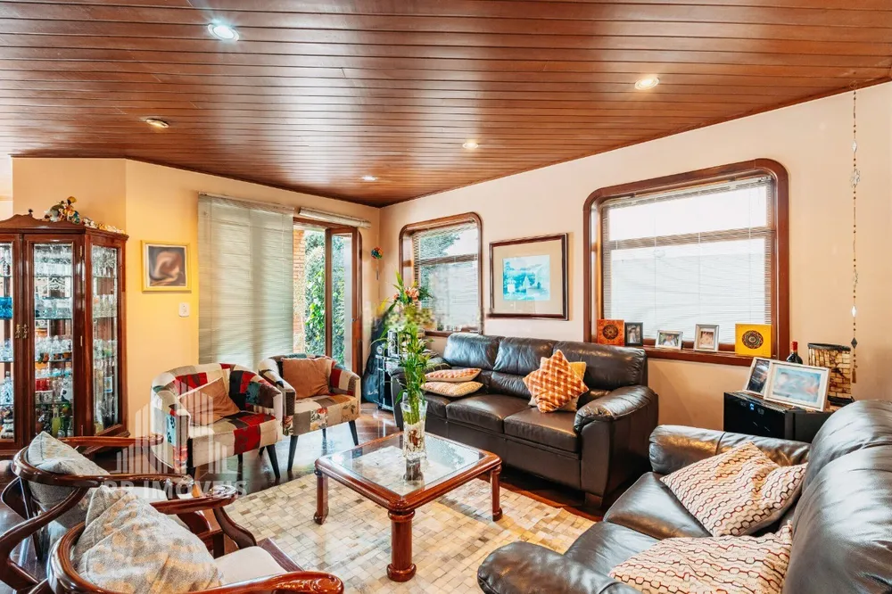 Casa, 4 quartos, 326 m² - Foto 2