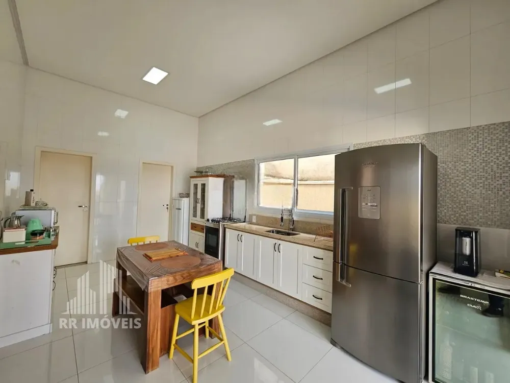 Casa, 4 quartos, 22 m² - Foto 1