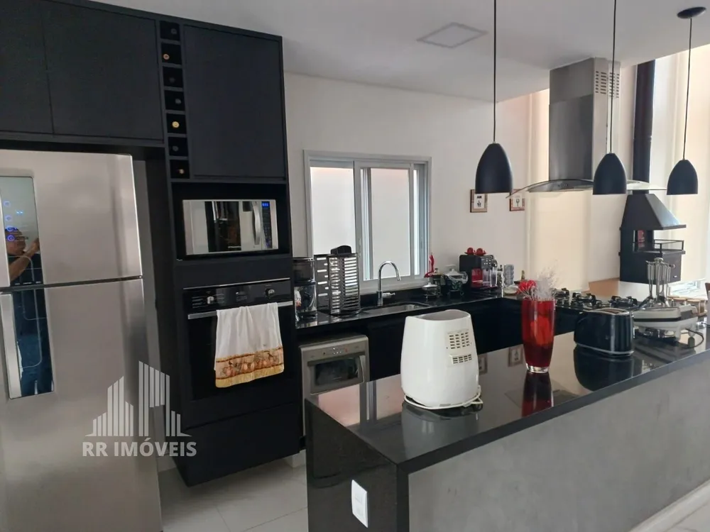 Casa, 4 quartos, 250 m² - Foto 1