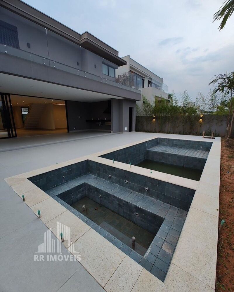 Casa, 4 quartos, 338 m² - Foto 1