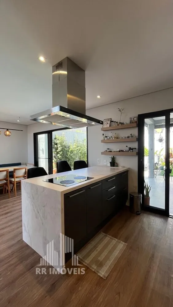 Casa, 4 quartos, 266 m² - Foto 1