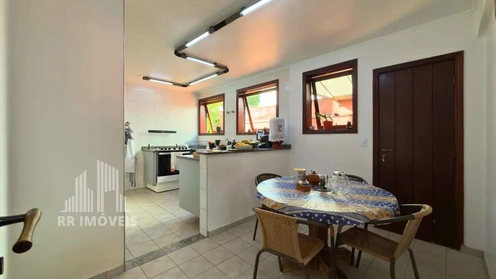 Casa, 4 quartos, 305 m² - Foto 1