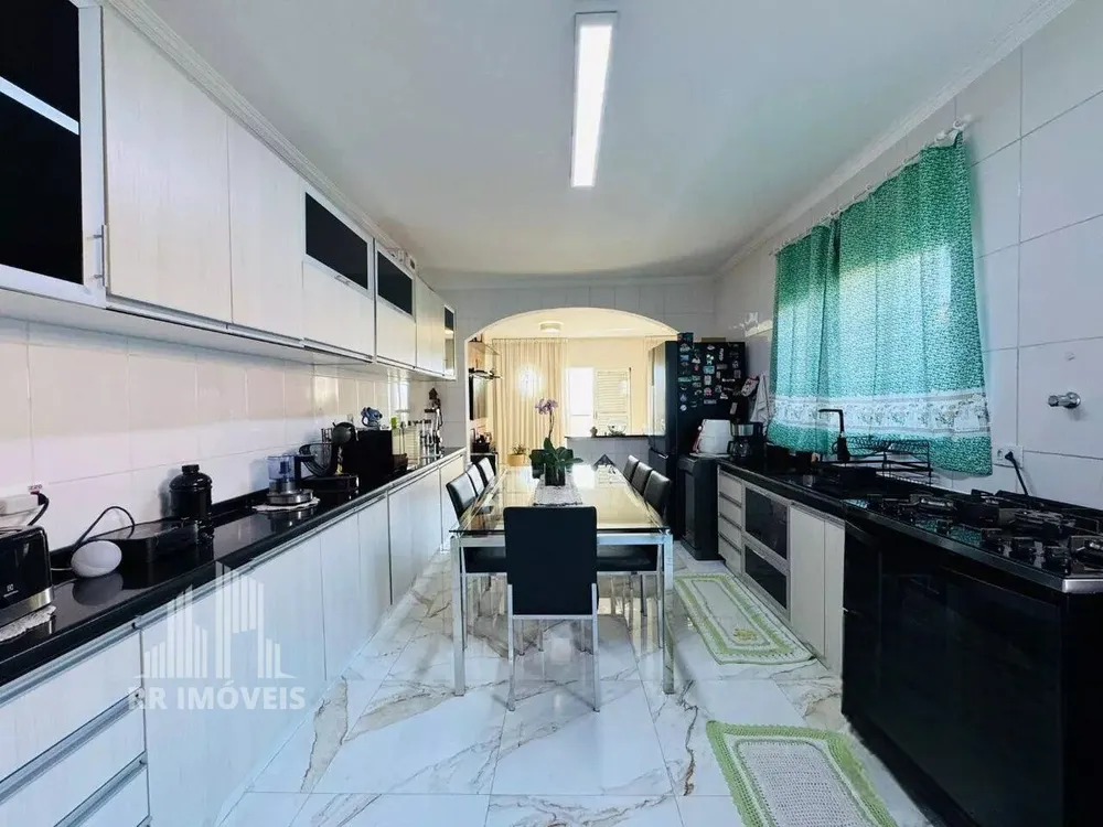 Casa, 4 quartos, 270 m² - Foto 3