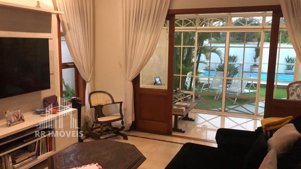 Casa, 4 quartos, 346 m² - Foto 1