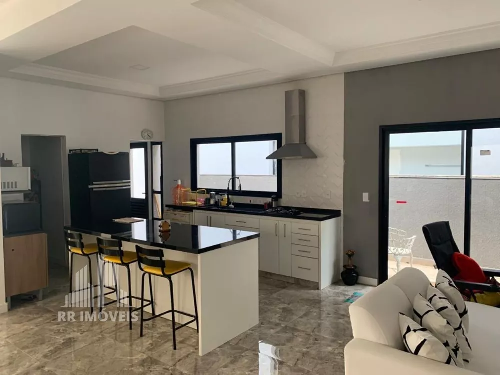 Casa à venda com 3 quartos, 200m² - Foto 4