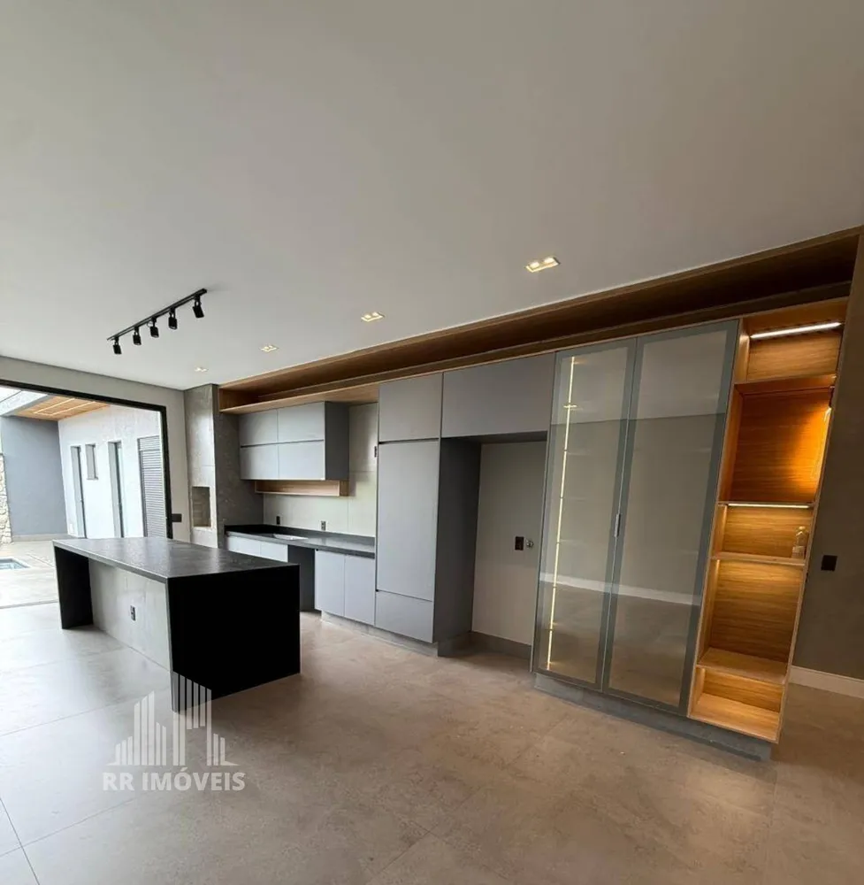 Casa, 3 quartos, 230 m² - Foto 1