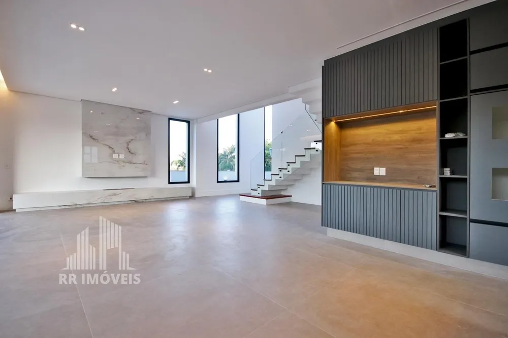Casa, 4 quartos, 379 m² - Foto 1