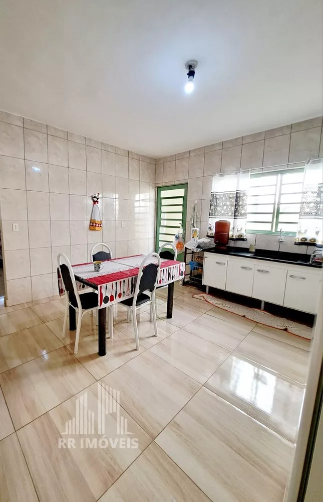 Casa à venda com 2 quartos, 129m² - Foto 2