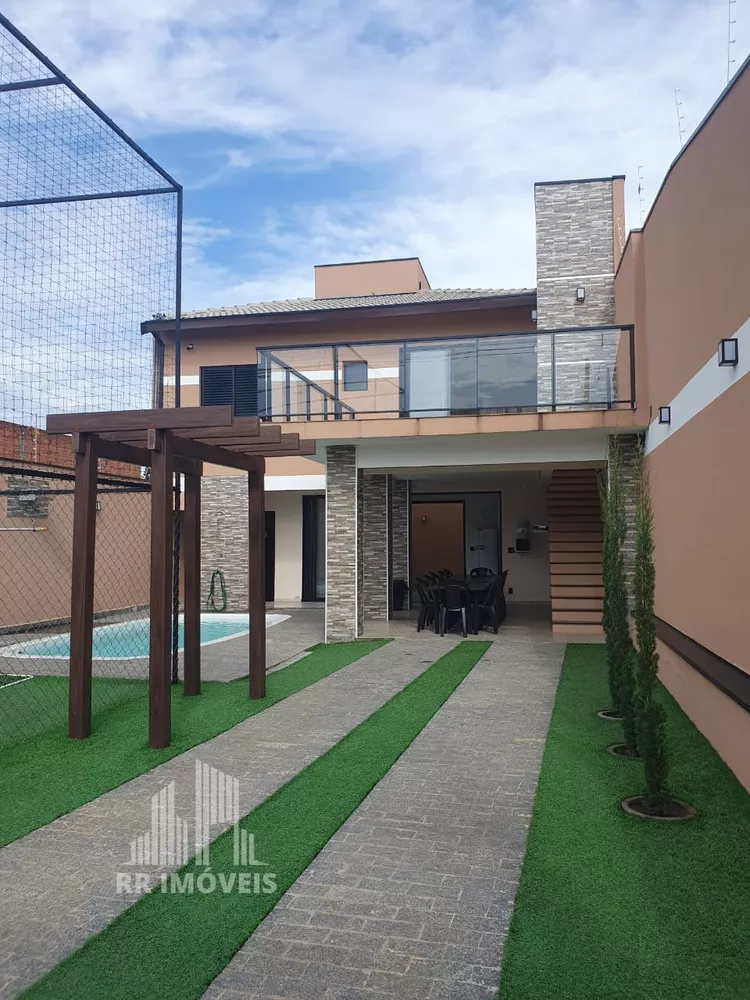 Casa à venda com 2 quartos, 152m² - Foto 1