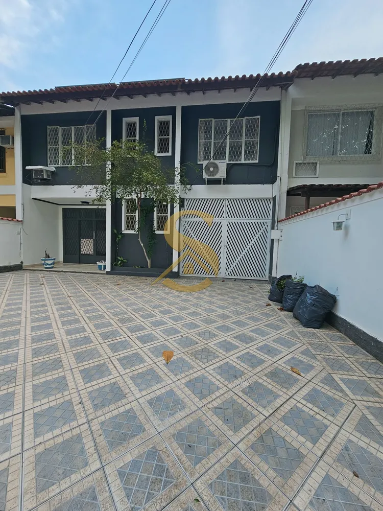 Casa, 3 quartos, 229 m² - Foto 1