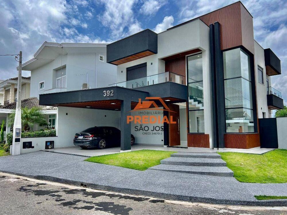 Casa de Condomínio à venda com 4 quartos, 270m² - Foto 1