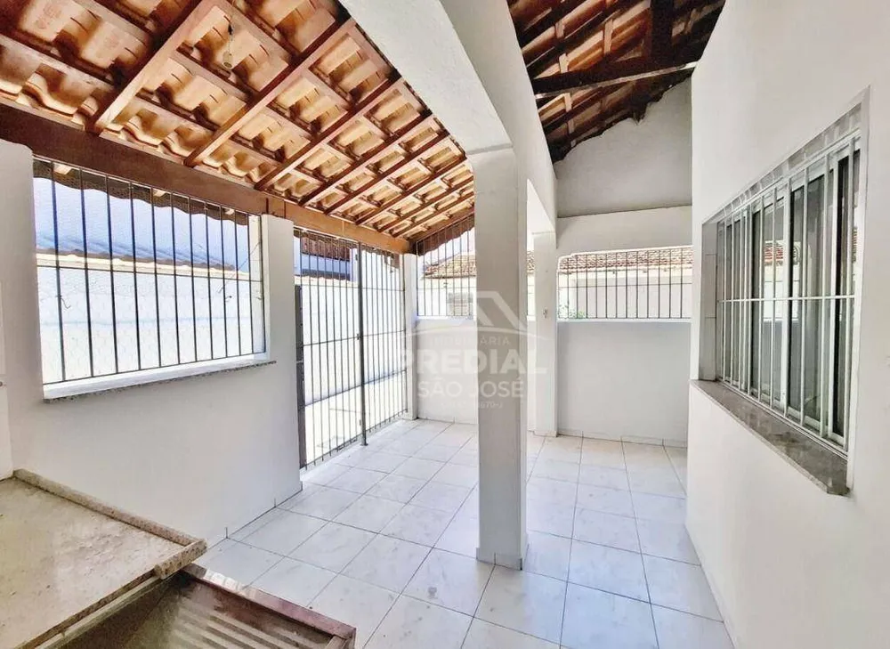 Casa, 3 quartos, 183 m² - Foto 2